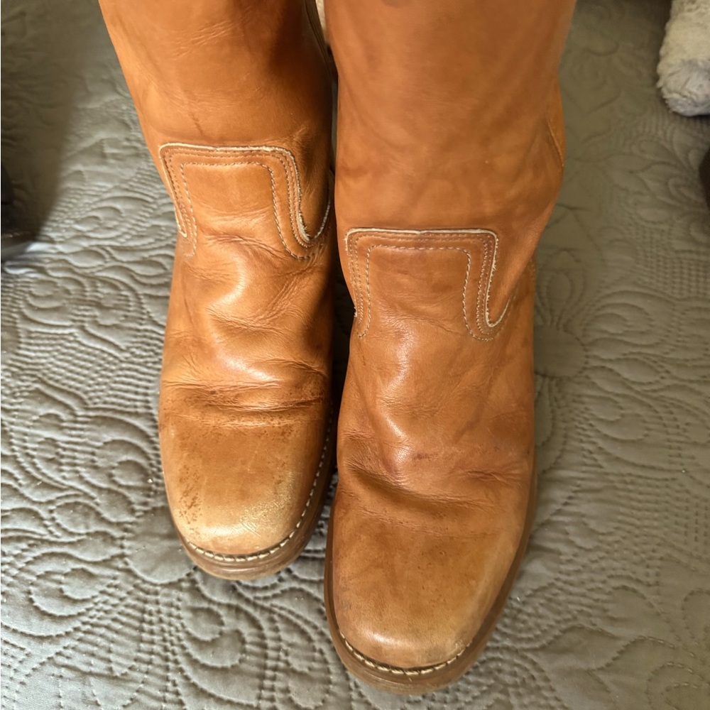 Frye Campus Boots in Saddle